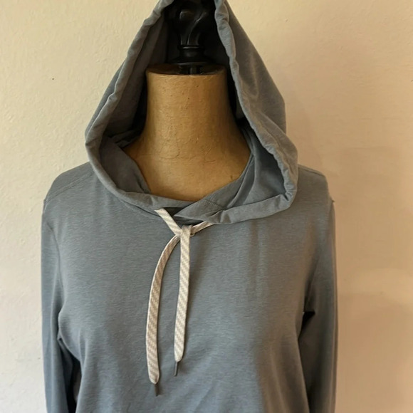 Vuori sz XS Halo essential hoodie super soft no fabric tag, great pre owned cond - Picture 3 of 8